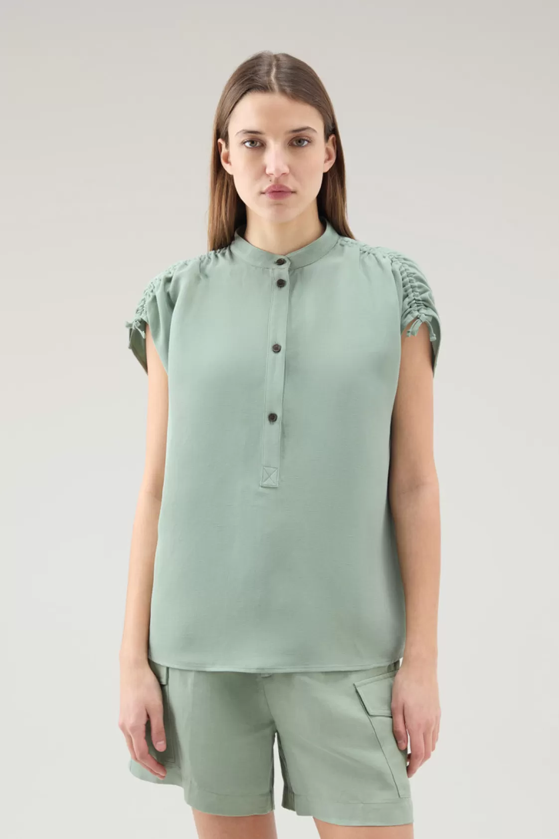 Shirts, Flannels & Shirt Jackets>woolrich Blouse In Linen Blend Sage