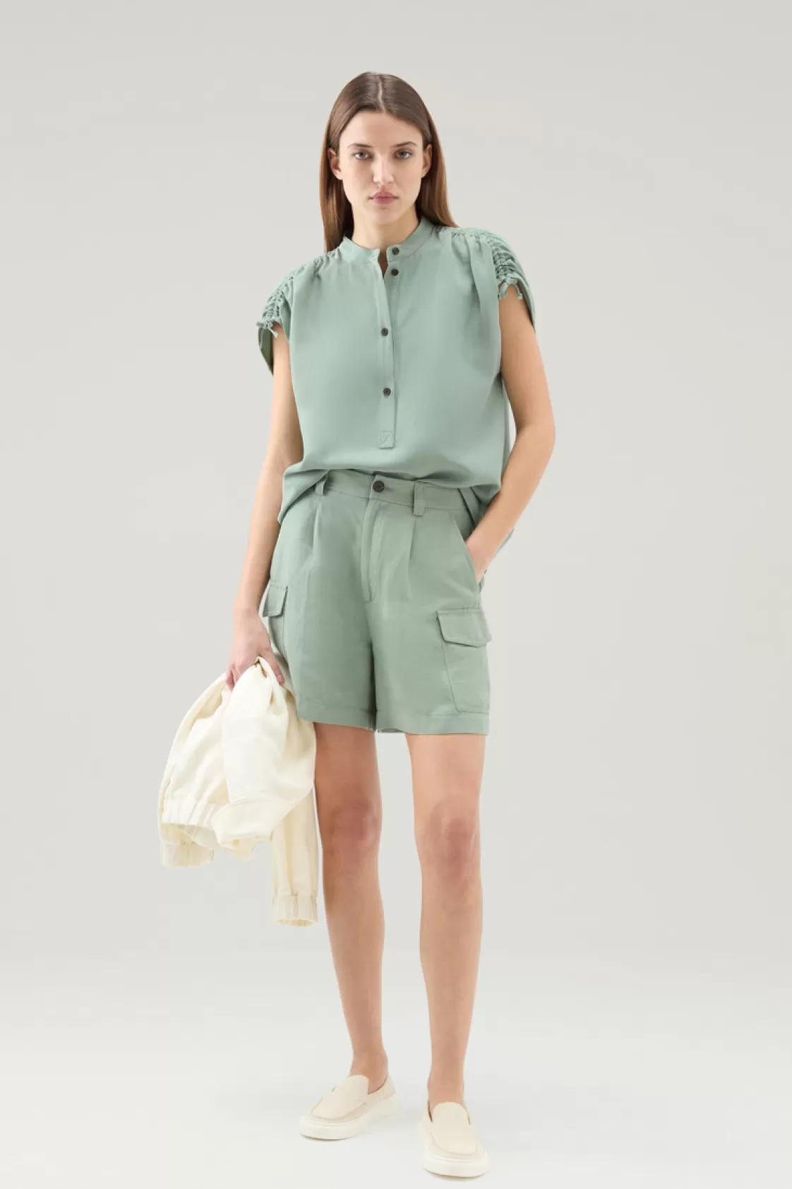 Shirts, Flannels & Shirt Jackets>woolrich Blouse In Linen Blend Sage