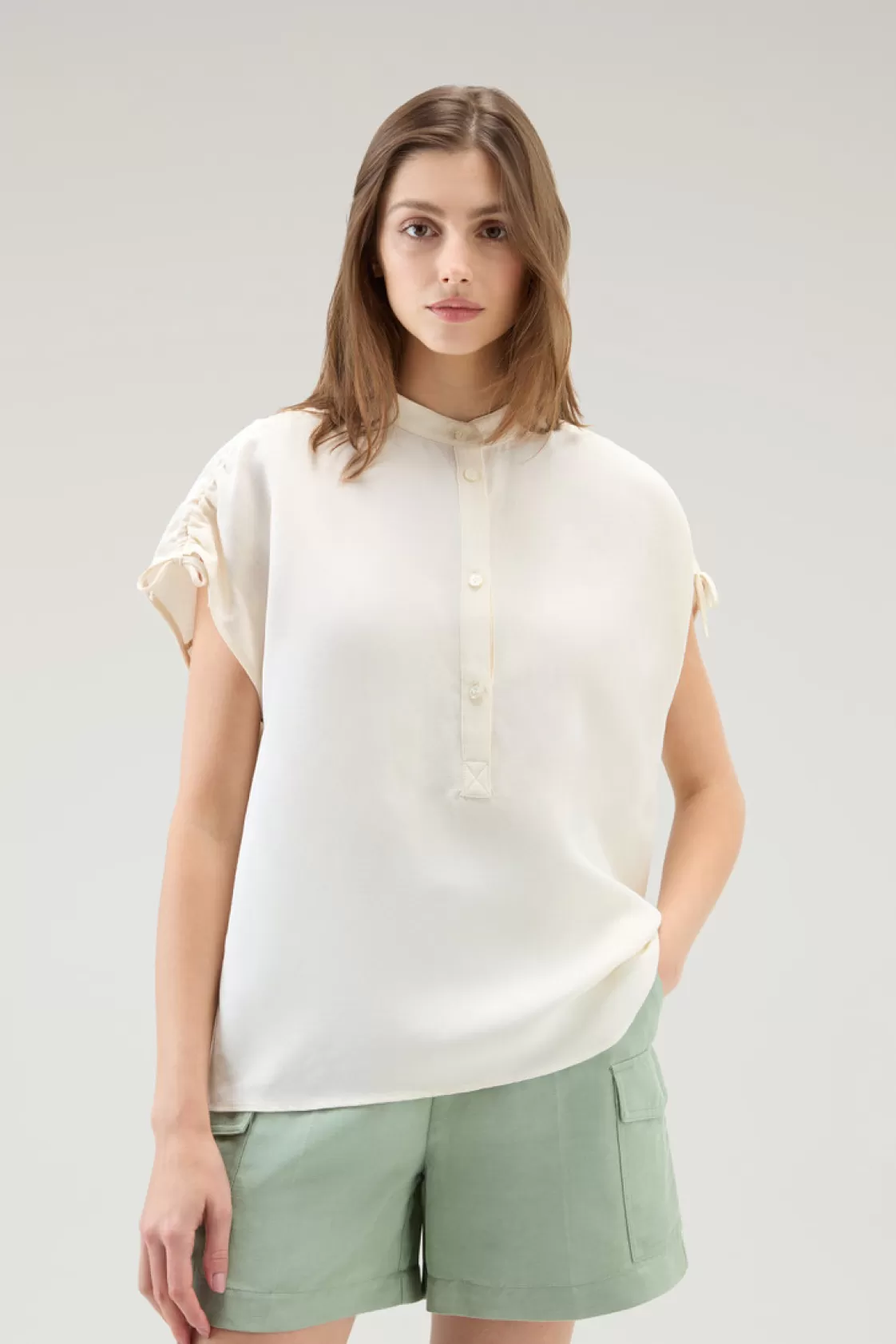 Shirts, Flannels & Shirt Jackets>woolrich Blouse In Linen Blend Plaster White