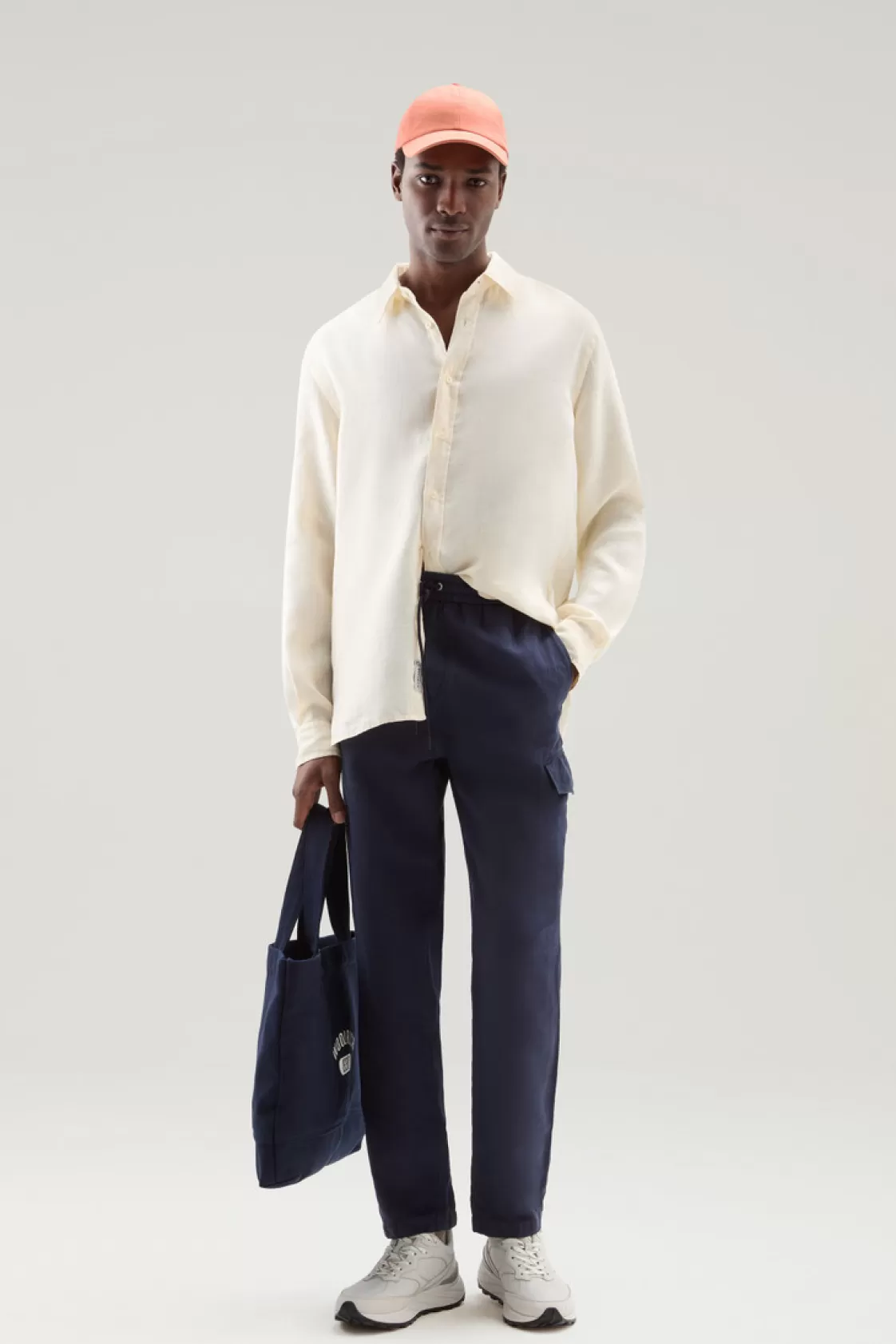 Trousers & Shorts>woolrich Garment Dyed Cargo Pants In Cotton-linen Blend Maritime Blue