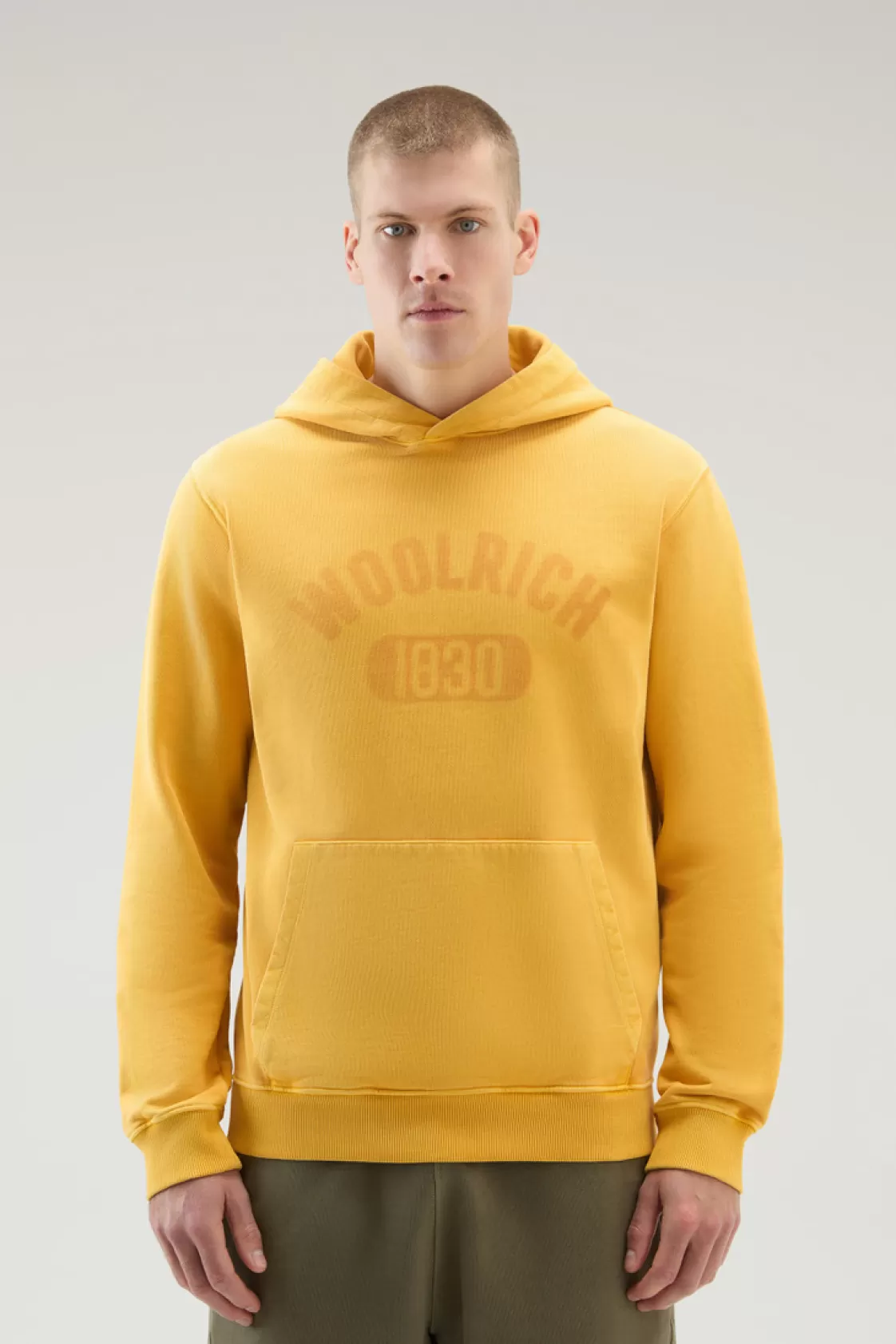 Sweatshirts>woolrich Garment-Dyed 1830 Hoodie In Pure Cotton Golden Glow