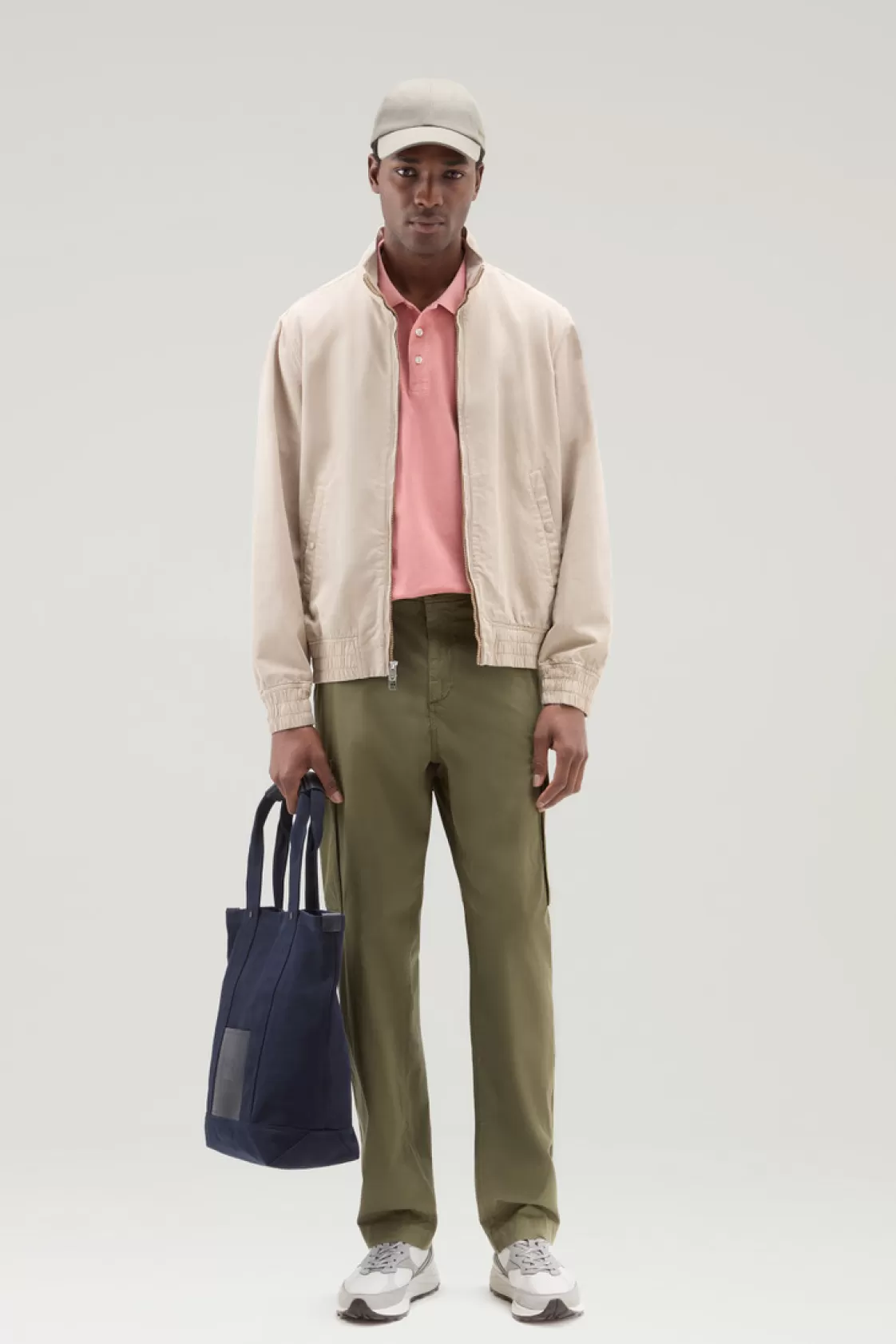 Trousers & Shorts>woolrich Garment-Dyed Cargo Pants In Pure Cotton Gabardine Lake Olive