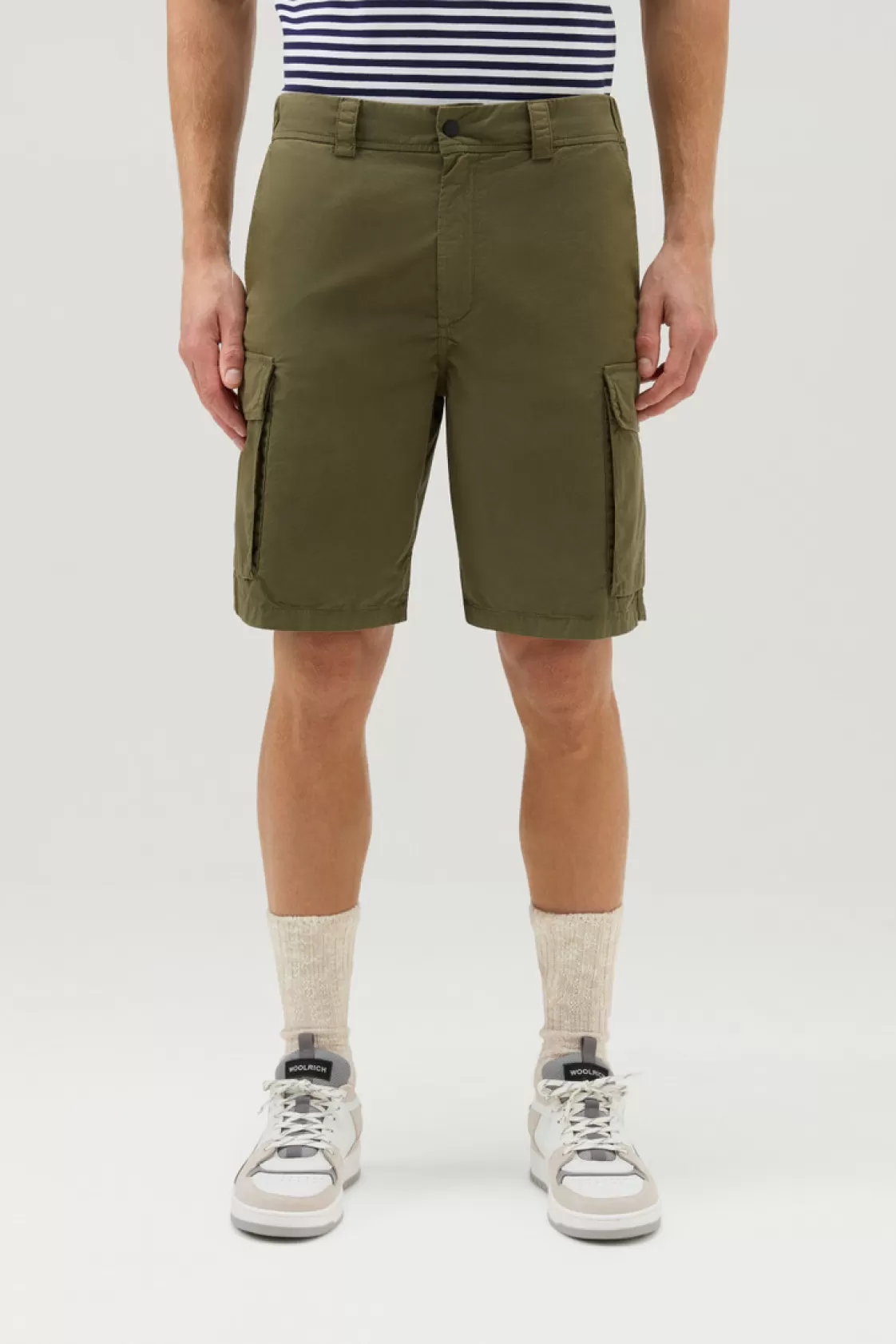 Trousers & Shorts>woolrich Garment-Dyed Cargo Short In Pure Cotton Lake Olive