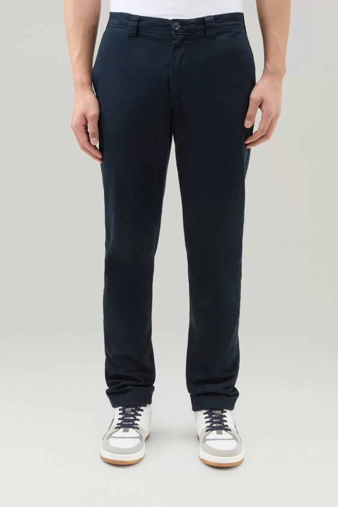 Trousers & Shorts>woolrich Garment-Dyed Classic Chino Pant In Stretch Cotton Melton Blue