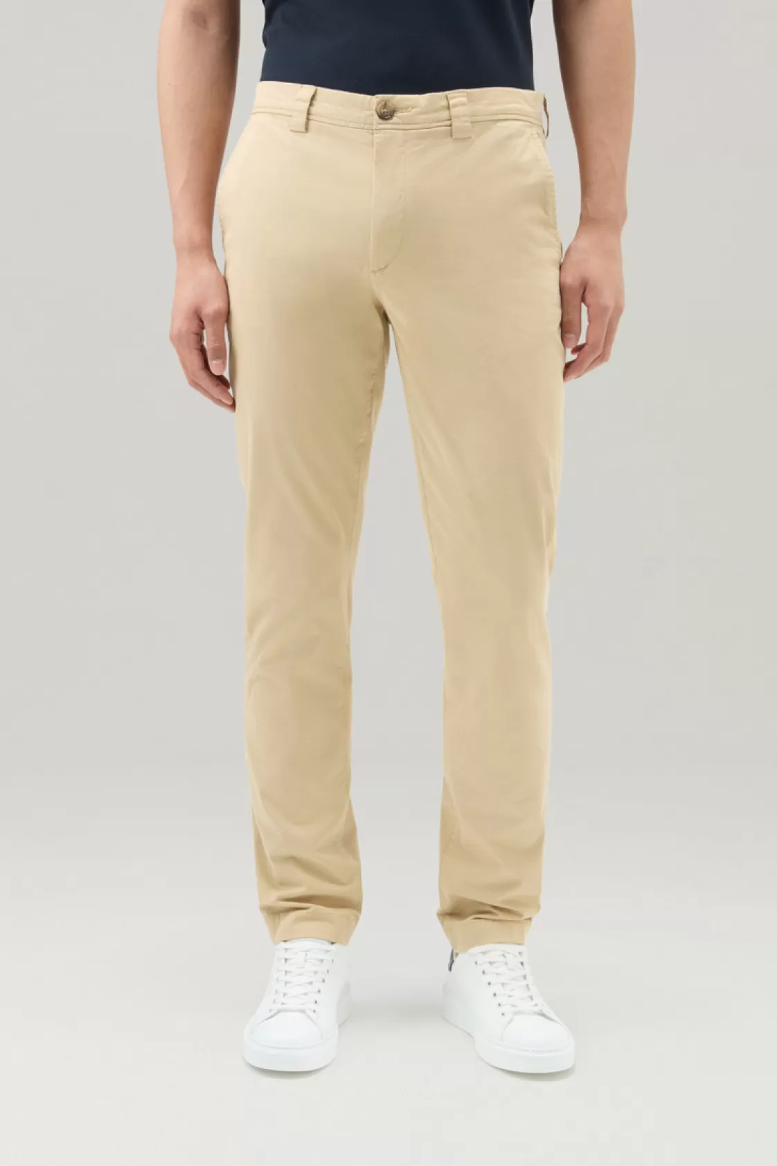 Trousers & Shorts>woolrich Garment-Dyed Classic Chino Pant In Stretch Cotton Beach Sand