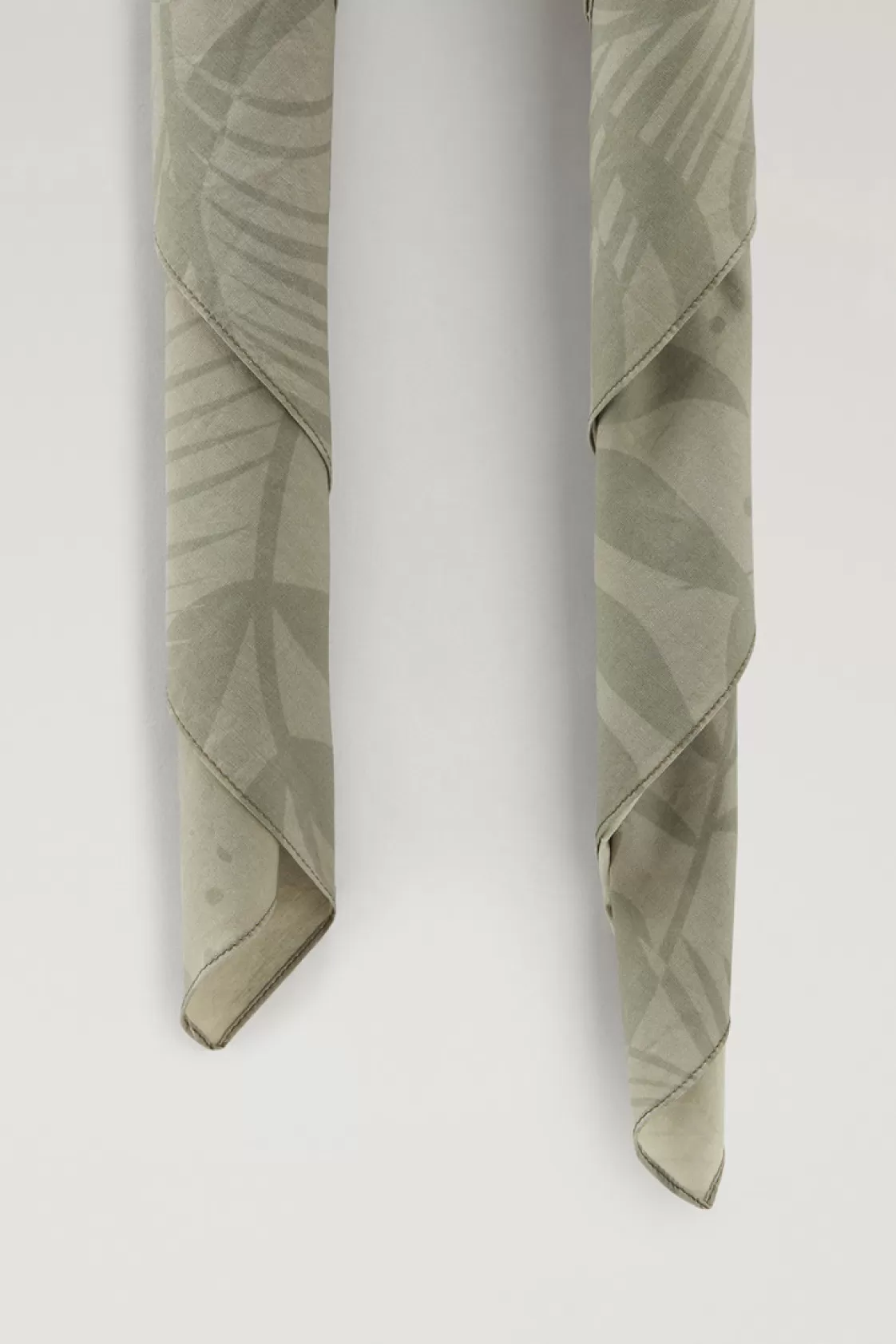 Scarves | Scarves and Gloves>woolrich Garment-Dyed Printed Bandana In Pure Cotton Sage Flower