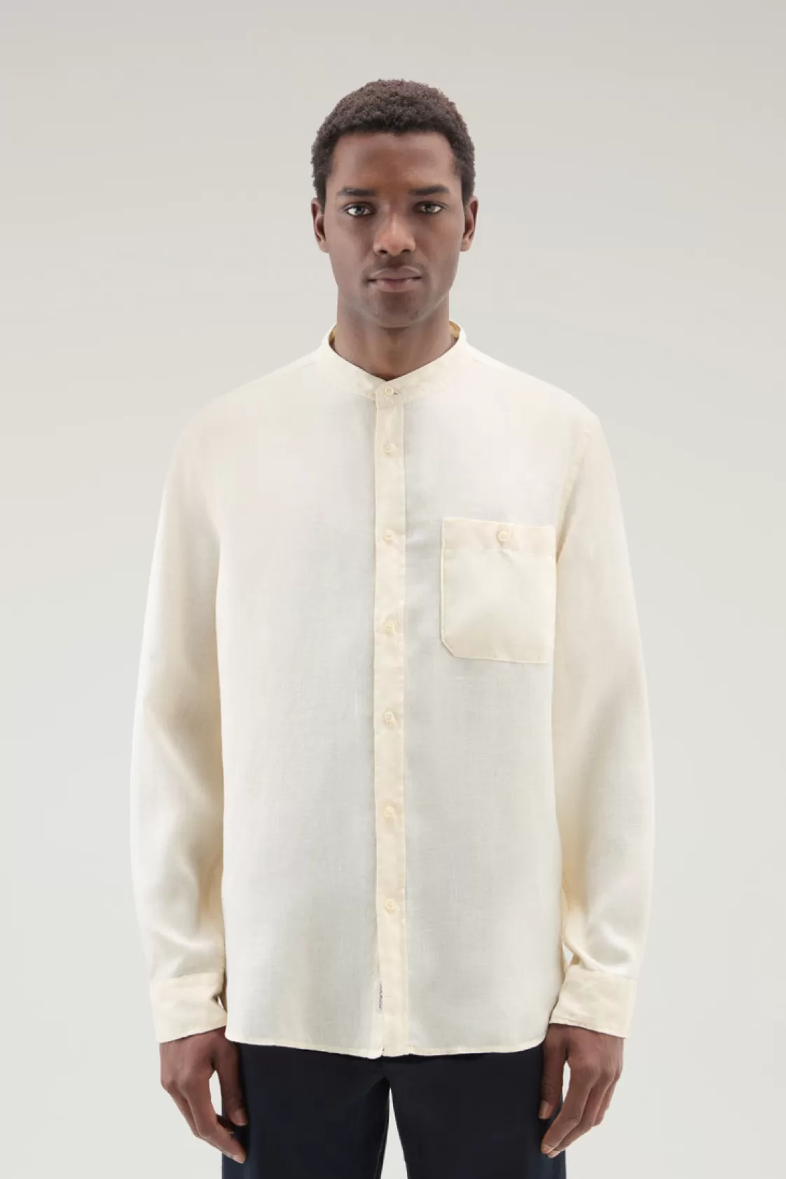 Flannels & Shirts>woolrich Garment-dyed Shirt With Mandarin Collar In Pure Linen Milky Cream