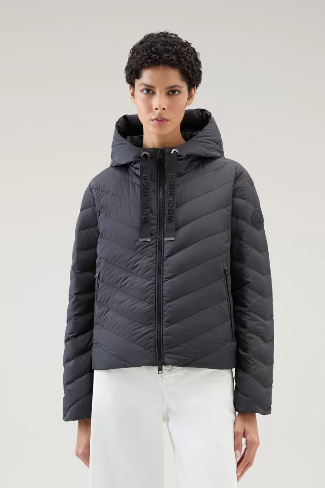 Lightweight Down Jackets>woolrich Microfibre Jacket With Chevron Quilting And Hood Black