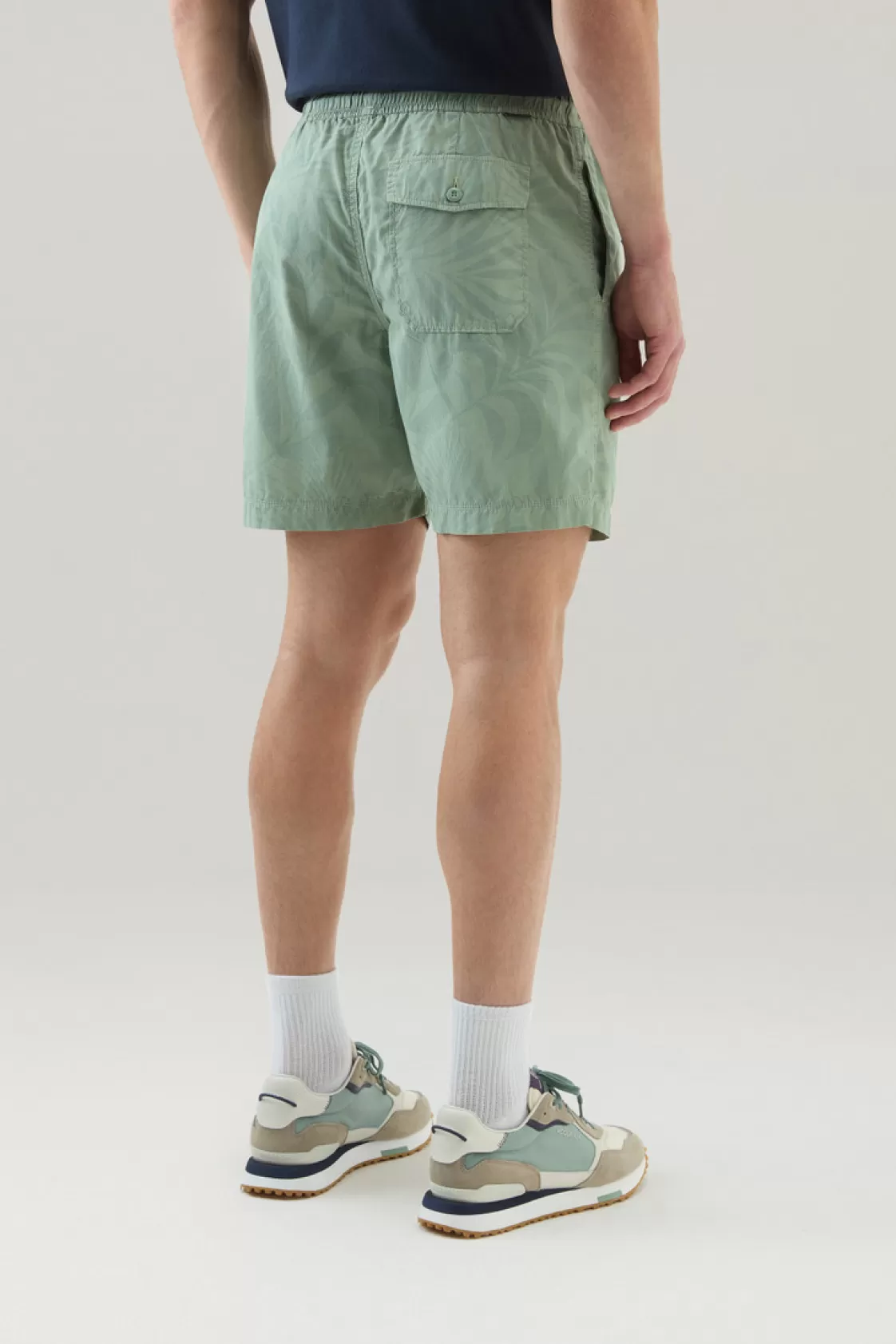 Trousers & Shorts>woolrich Pure Cotton Garment-Dyed Shorts With A Tropical Print Sage Flower