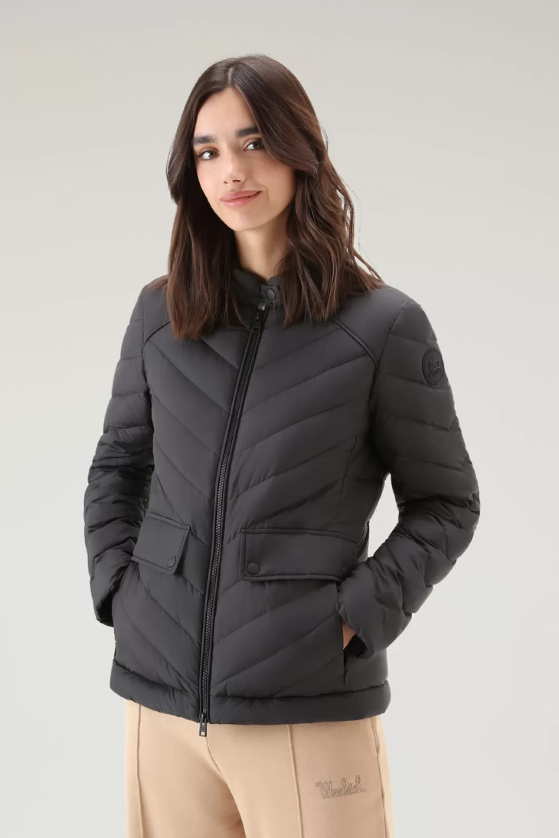 Lightweight Down Jackets>woolrich Short Padded Jacket With Chevron Quilting Black