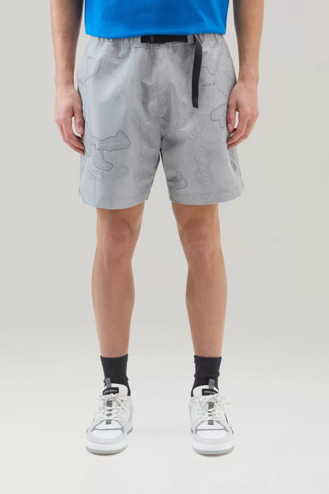 Trousers & Shorts>woolrich Shorts In Ripstop Fabric With Print Grey Trail map