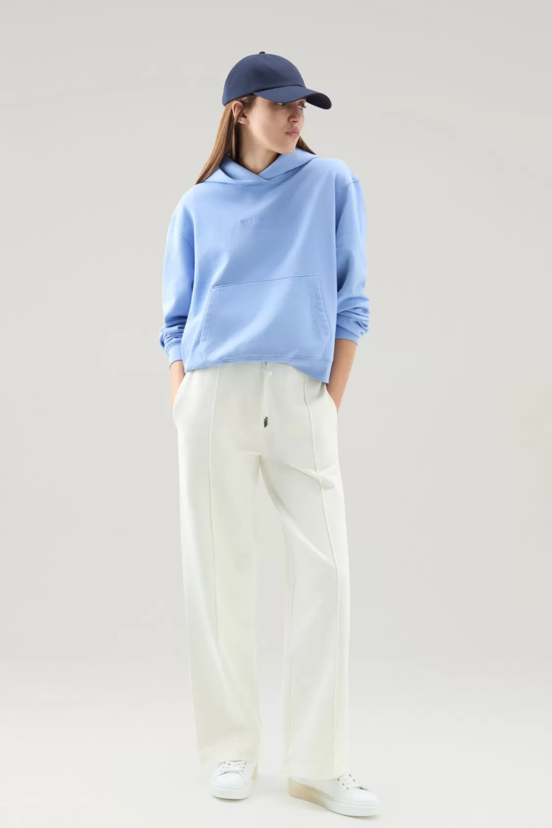 Trousers & Shorts>woolrich Sweatpants In Pure Cotton Plaster White