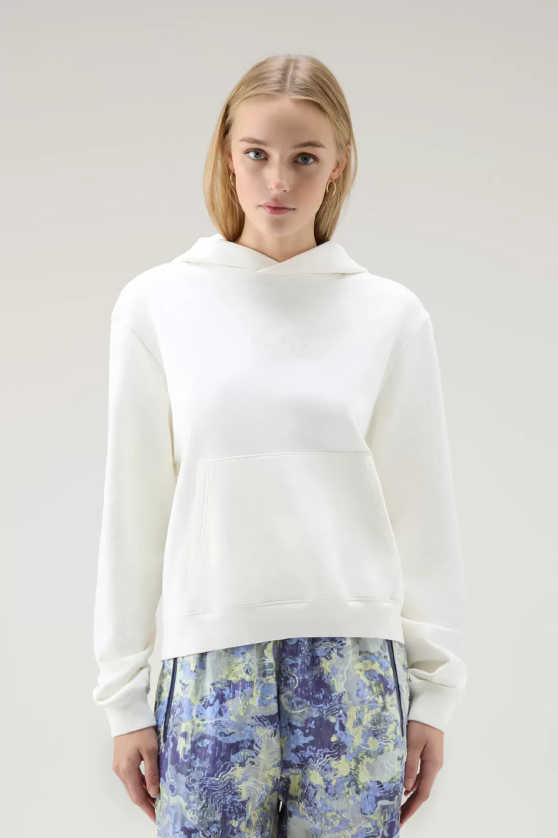 Sweatshirts>woolrich Sweatshirt In Pure Cotton With Hood And Embroidered Logo Plaster White