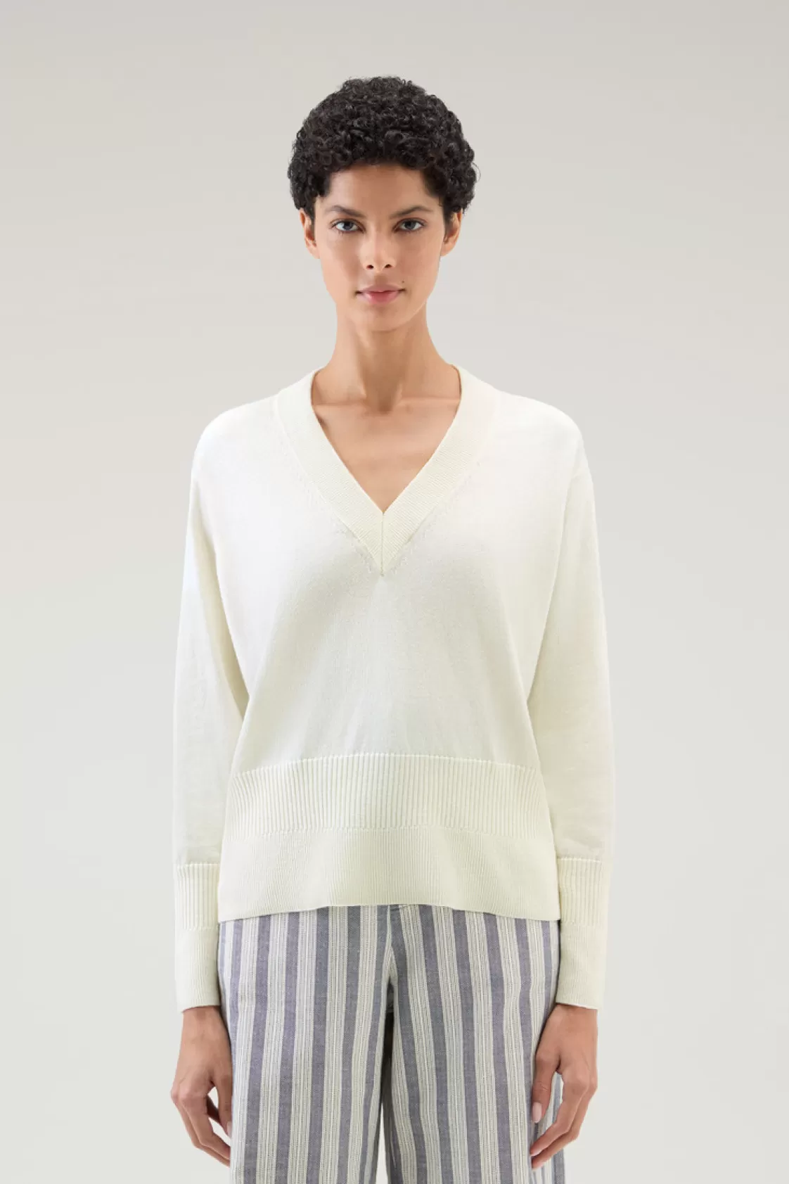 Sweaters>woolrich V-Neck Sweater In Cotton And Cashmere Plaster White